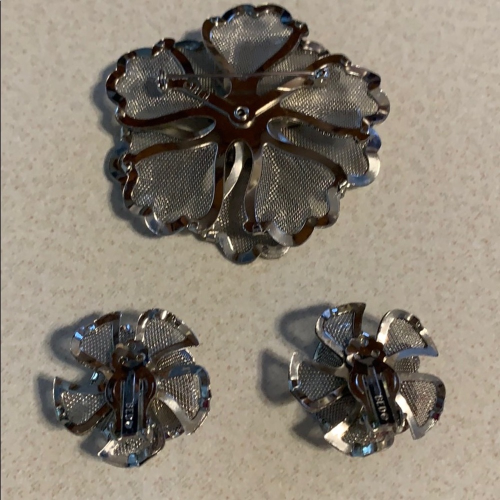 Vintage BED broach and earrings - Picture 2 of 5